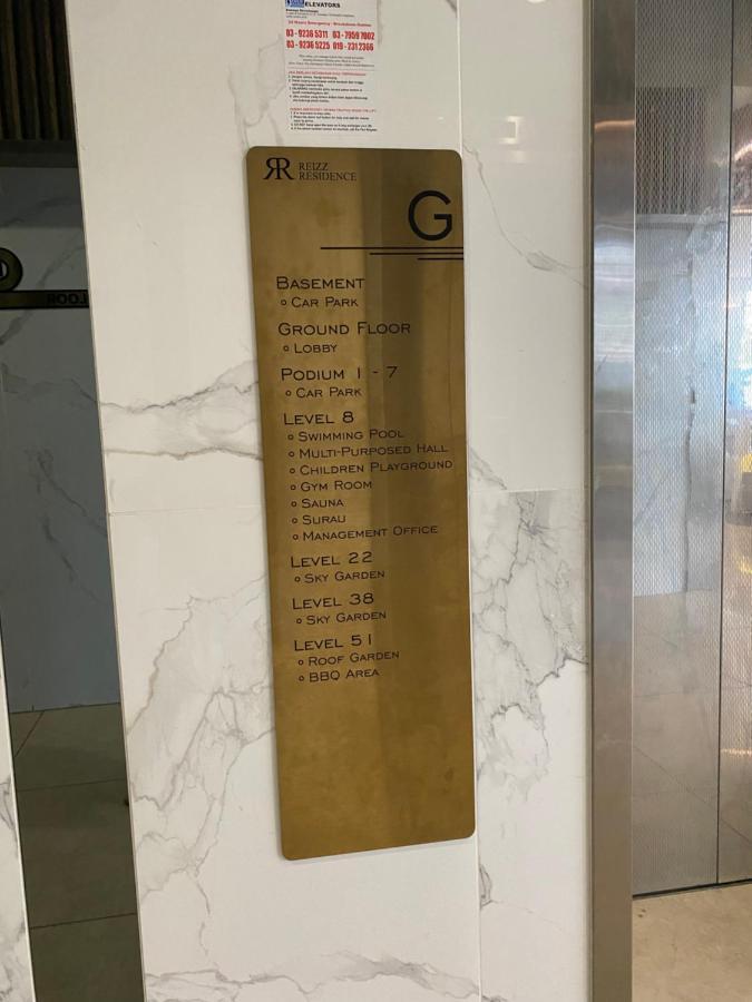 קואלה לומפור Reizz Residence By Perkasa מראה חיצוני תמונה