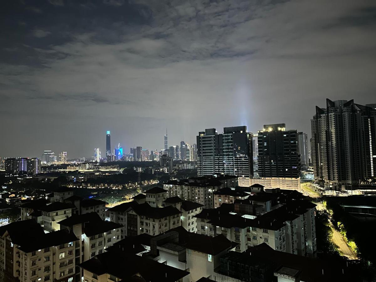 קואלה לומפור Reizz Residence By Perkasa מראה חיצוני תמונה